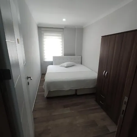 Hadrian And Aparthotel *